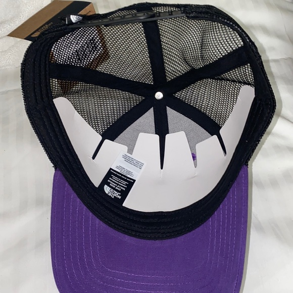 Mens TNF Snap back Cap - Picture 3 of 5